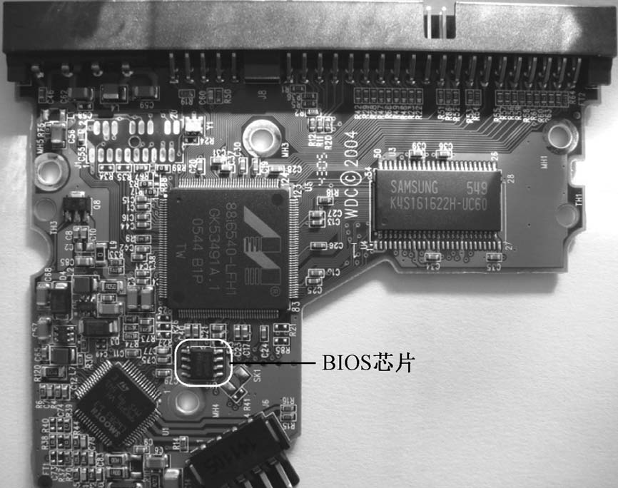 西部数据鱼子酱WD800硬盘的BIOS芯片