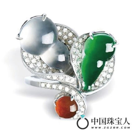 缅甸天然翡翠“葫芦”配钻石戒指（成交价：44,840港币）