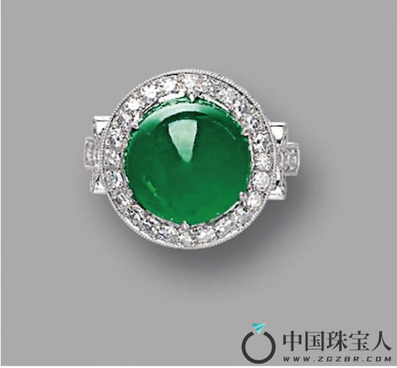 天然翡翠配钻石戒指（成交价：375,000港币）