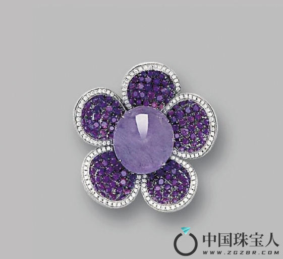 天然紫翡翠配钻石戒指（成交价：100,000港币）