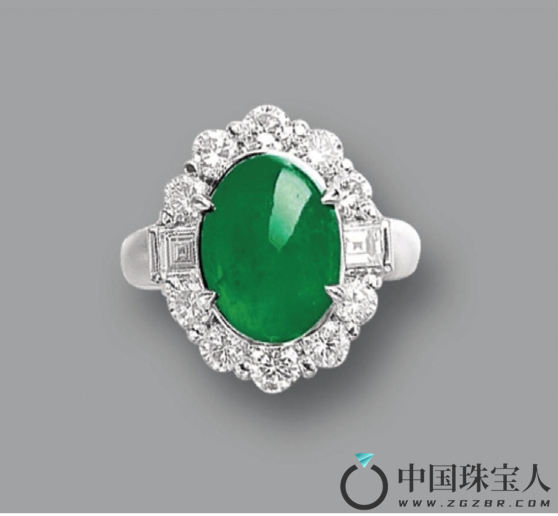 天然翡翠配钻石戒指（成交价：200,000港币）