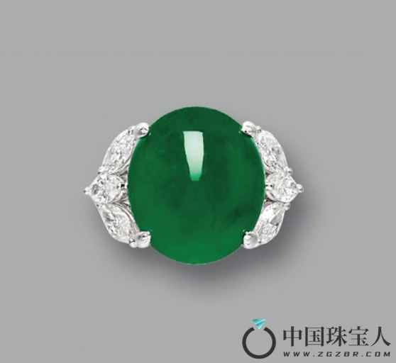 天然翡翠配钻石戒指（成交价：4,840,000港币）