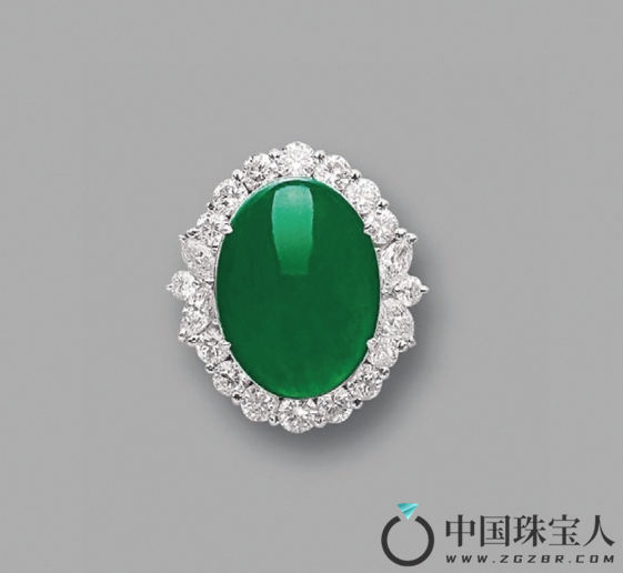 天然翡翠配钻石戒指（成交价：437,500港币）