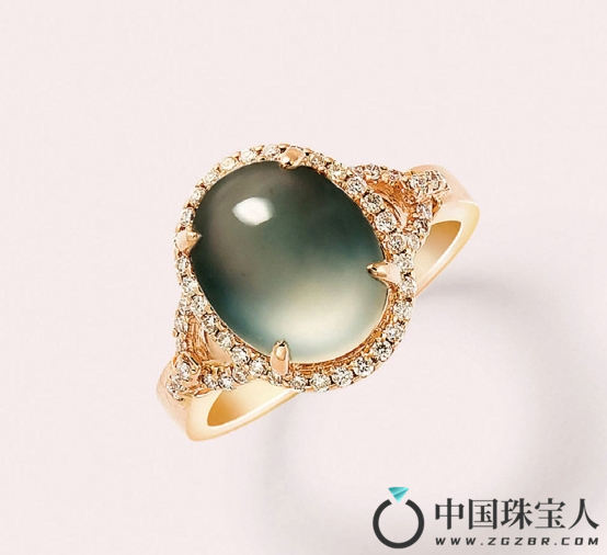 18K金镶翡翠戒指（成交价：22,000人民币
）