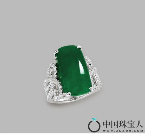 天然翡翠钻石戒指镶18K白金（成交价：264,500港币
）