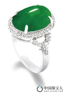 18K金镶满绿翡翠戒指（成交价：26,000人民币
）