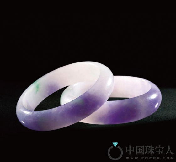 紫罗兰春带彩翡翠手镯（一对）（成交价：1,610,000人民币
）