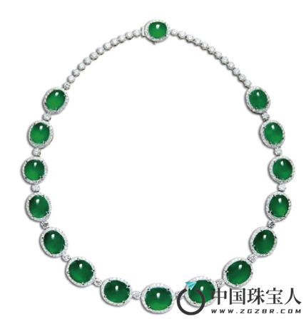 缅甸天然翡翠配钻石项链（成交价：8,655,000港币
）