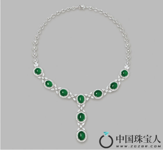 天然翡翠钻石颈链镶18K白金（成交价：1,023,500港币
）