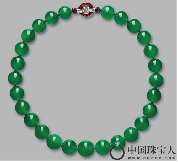 Hutton-mdivni天然翡翠珠配红宝石及钻石项链，卡地亚，约1999年制作（成交价：214,040,000港币
）