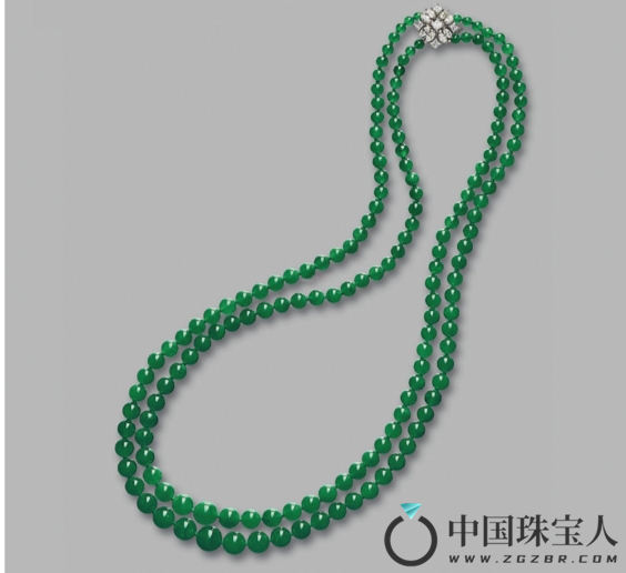 天然翡翠珠项链（成交价：2,680,000港币
）