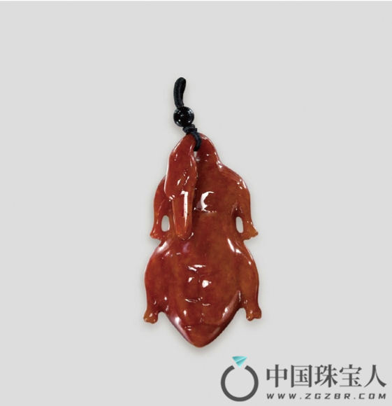 天然红翡翠吊坠（成交价：18,400港币
）