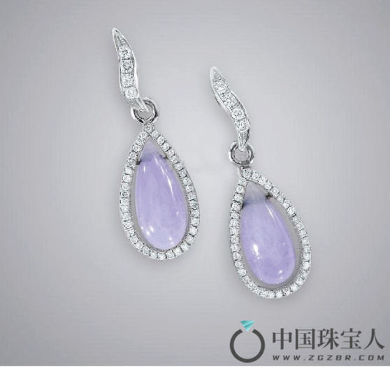 18K白金紫翡翠耳环（成交价：5,750港币
）