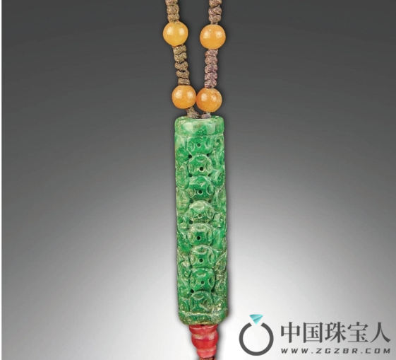 翡翠镂空翎管（成交价：6,935人民币）