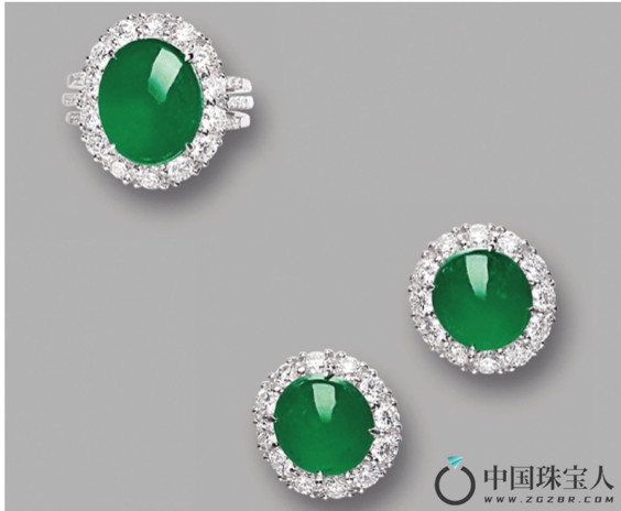 天然翡翠配钻石戒指及耳环套装（成交价：1,240,000港币
）