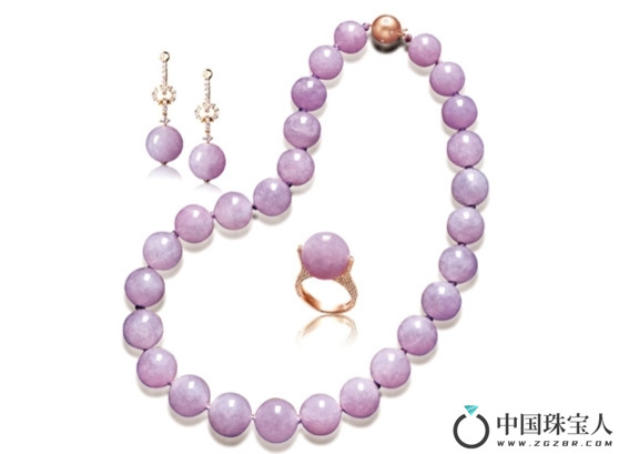 天然冰种紫罗兰翡翠珠链、戒指、耳环（一套）（成交价：414,000人民币
）