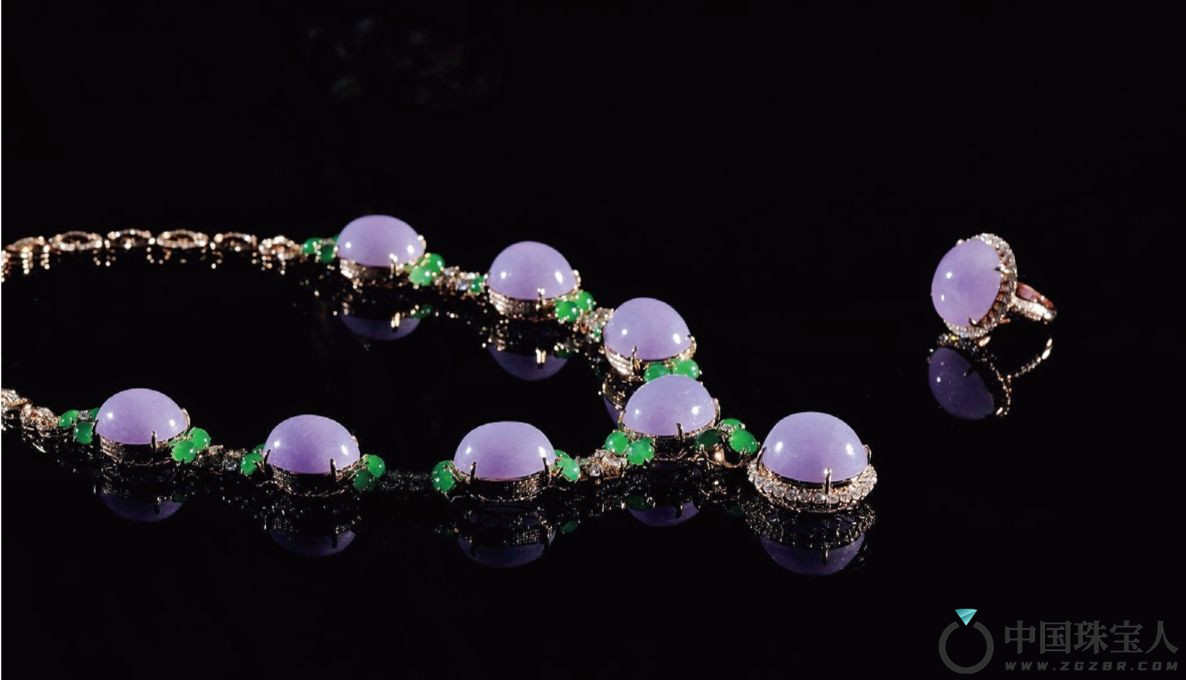 天然翡翠紫罗兰项链、戒指套件（成交价：1,610,000人民币
）