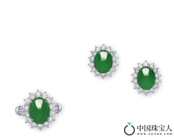 缅甸天然翡翠蛋面戒指及耳环套装（成交价：250,000人民币
）
