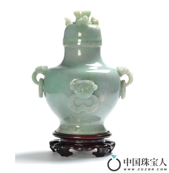 清中期•翡翠雕兽面铺首三羊开泰罍式盖瓶