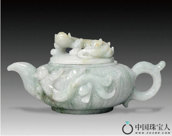清•翡翠龙钮茶壶（成交价：9,200人民币）
