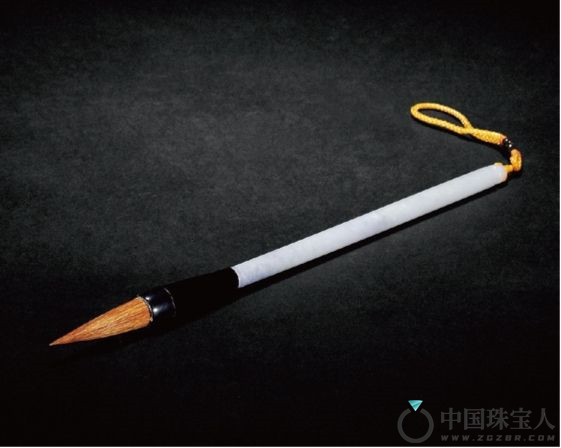 翡翠毛笔（成交价：44,000人民币）