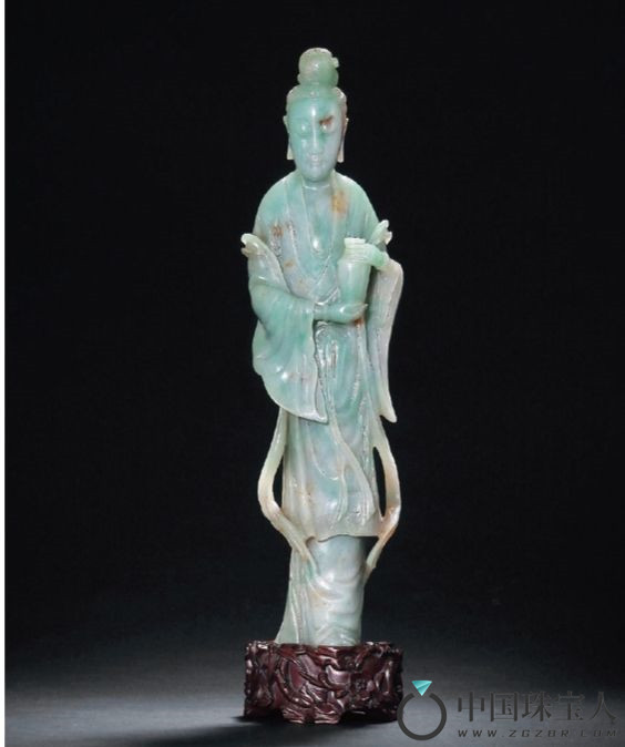 清乾隆•翡翠雕持瓶观音像（成交价：2,990,000人民币
）