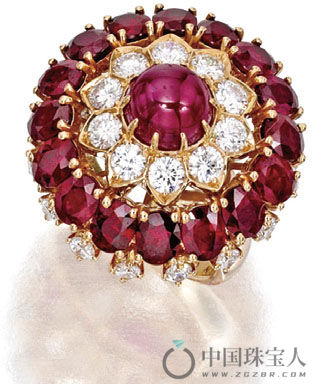 梵克雅宝红宝石配钻石18K金戒指（成交价：28,750美金）