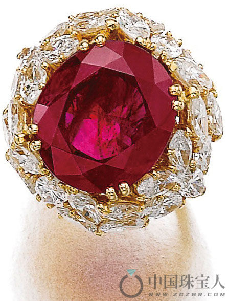 红宝石配钻石戒指（成交价：245,000瑞士法郎）