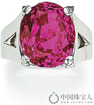 非凡卡地亚红宝石配钻石戒指（成交价：5,877,000瑞士法郎）