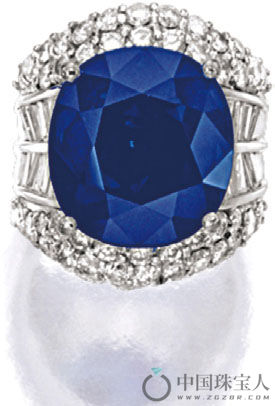 蓝宝石配钻石戒指（成交价：225,000港币）