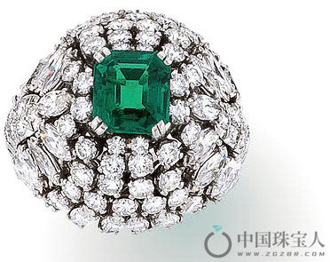 绿宝石配钻石戒指