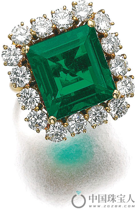 M. Gérard 绿宝石配钻石戒指（成交价：1,205,000瑞士法郎）