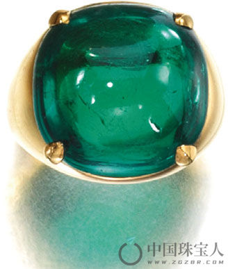 宝格丽绿宝石戒指（成交价：845,000瑞士法郎）