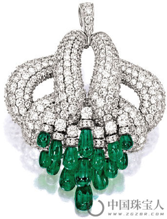 绿宝石配钻石吊坠（成交价：287,500港币）