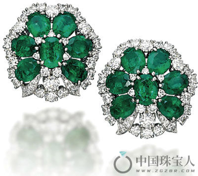 宝格丽绿宝石配钻石耳环（成交价：87,500瑞士法郎）