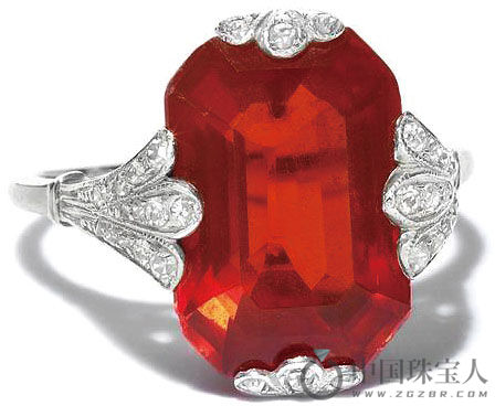 火欧泊石配钻石戒指，约制于1905年