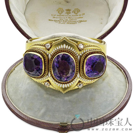 紫水晶配钻石及珐琅彩手镯，约制于1870年（成交价：4,000英镑）