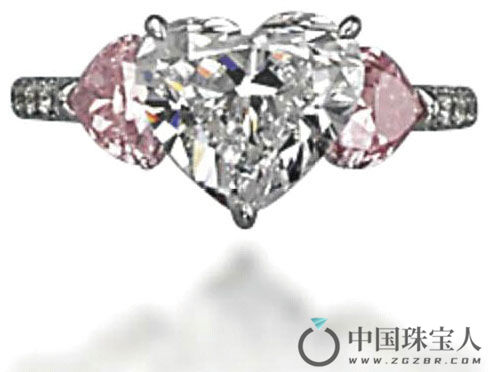 钻石配彩色钻石戒指（成交价：161,000瑞士法郎）