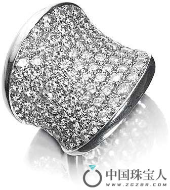 卡地亚钻石戒指（成交价：9,375英镑）