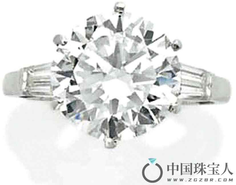 钻石铂金戒指（成交价：223,500欧元）