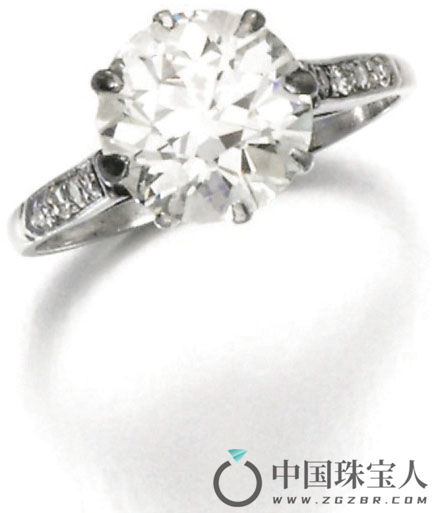 钻石戒指（成交价：6,875英镑）