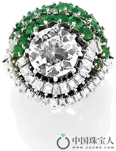 钻石配绿宝石戒指