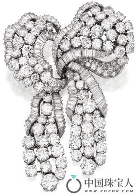 宝格丽钻石铂金胸针（成交价：437,000美金）