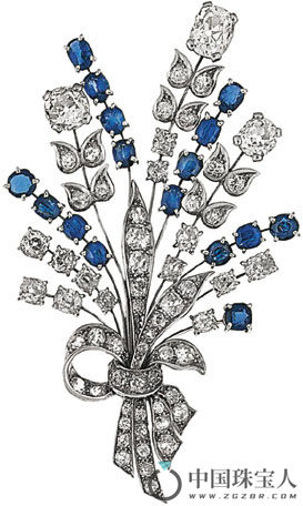 钻石配蓝宝石胸针（成交价：7,500英镑）