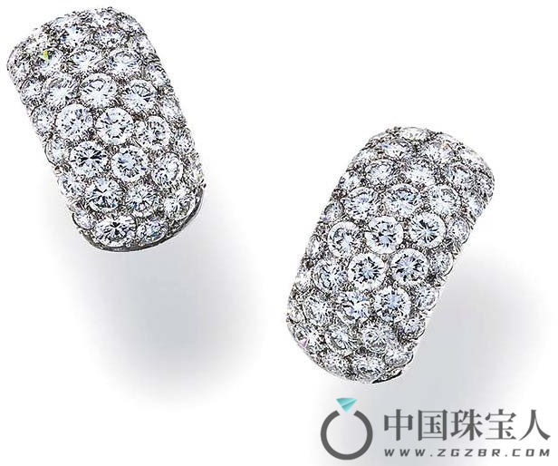 钻石铂金耳环（成交价：8,125美金）
