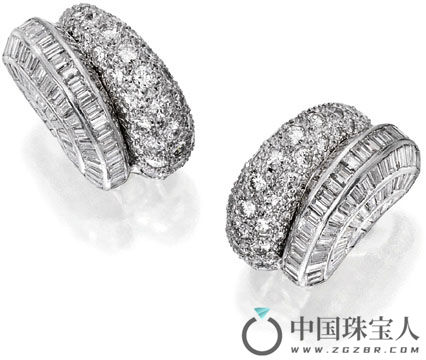 钻石铂金耳环（成交价：18,750美金）