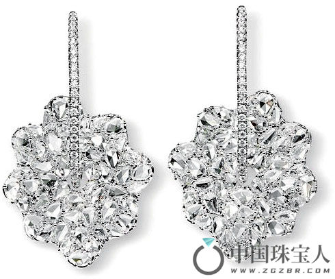 钻石耳环（成交价：108,560港币）