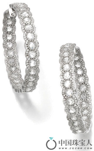 钻石耳环（成交价：6,875英镑）