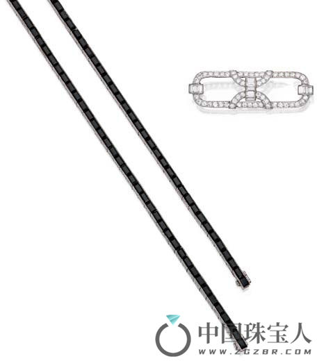 卡地亚钻石铂金胸针和一对缟玛瑙手链套组（成交价：10,625美金）