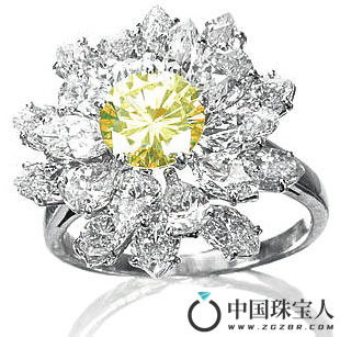 宝格丽彩色钻石戒指，约制于1965年（成交价：12,500英镑）